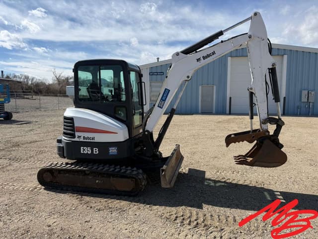 Image of Bobcat E35 equipment image 3