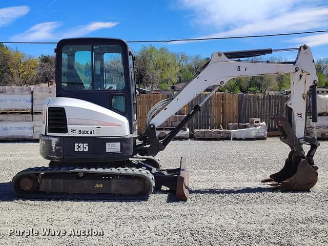 Image of Bobcat E35 equipment image 3