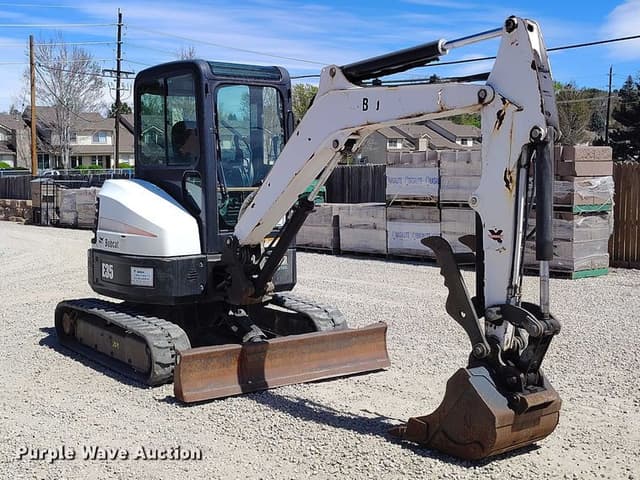 Image of Bobcat E35 equipment image 2