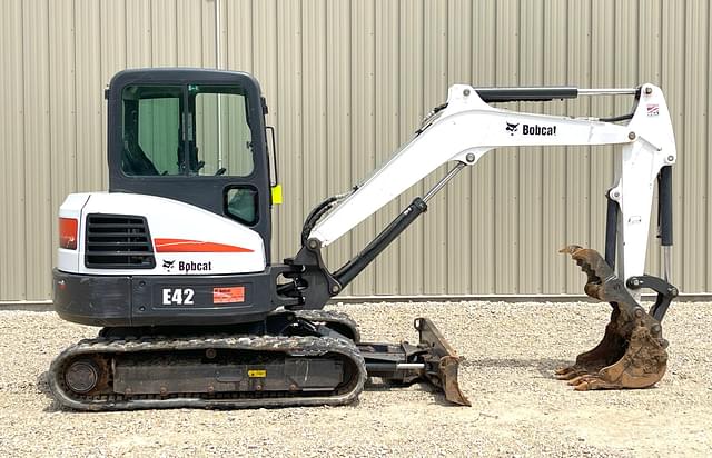 Image of Bobcat E42 equipment image 2