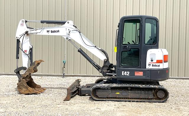 Image of Bobcat E42 equipment image 3