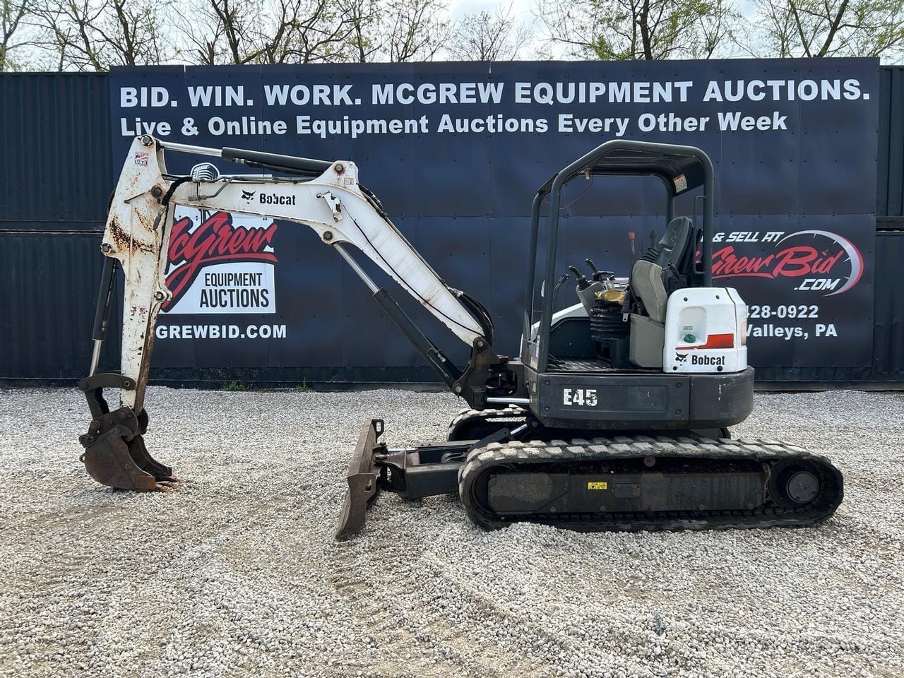 2013 Bobcat E45 Equipment Image0