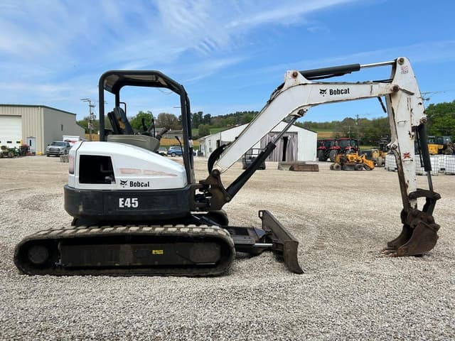 Image of Bobcat E45 equipment image 4