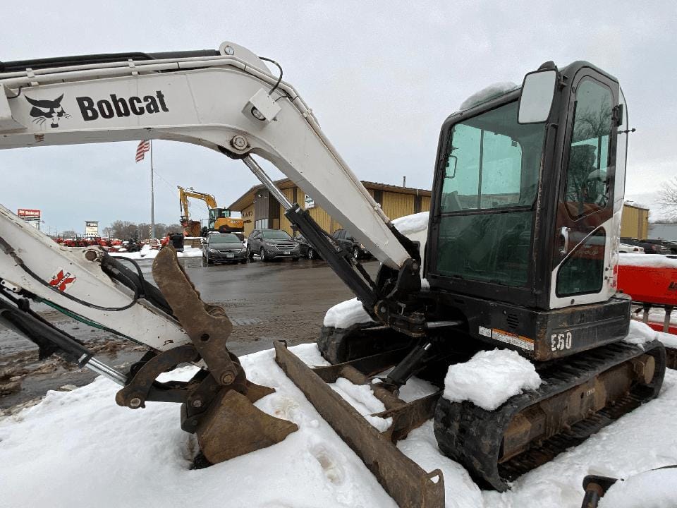 Main image Bobcat E60