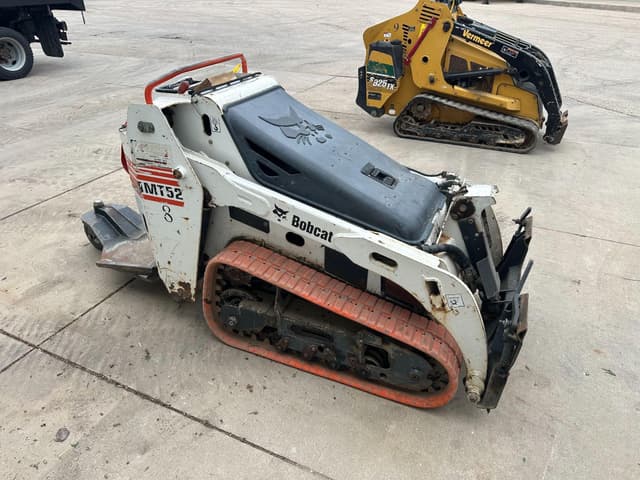 Image of Bobcat MT52 equipment image 4
