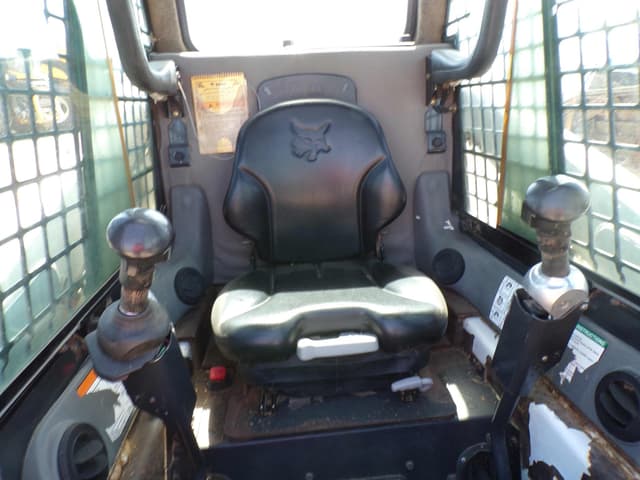Image of Bobcat S130 equipment image 3