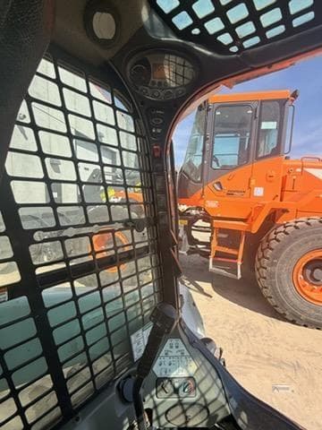 Image of Bobcat S650 equipment image 4