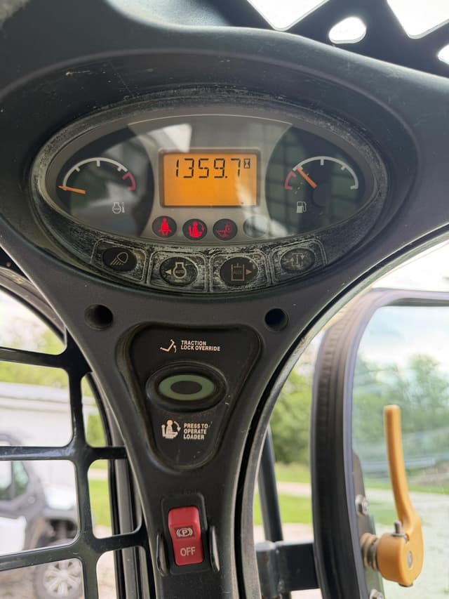 Image of Bobcat S650 equipment image 4
