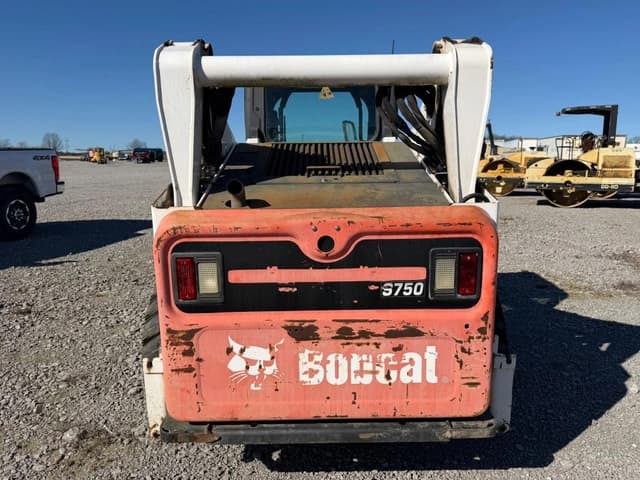 Image of Bobcat S750 equipment image 4