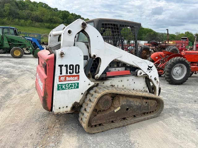 Image of Bobcat T190 equipment image 3
