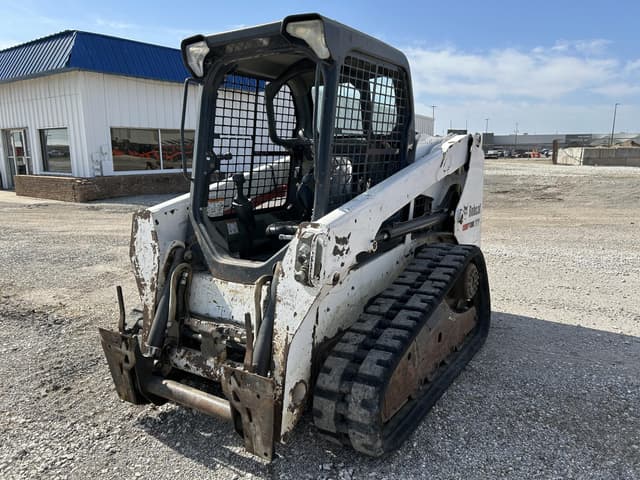 Image of Bobcat T550 equipment image 2