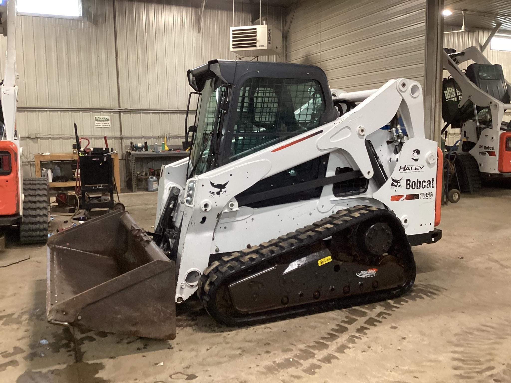 Main image Bobcat T650