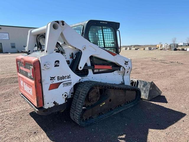 Image of Bobcat T650 equipment image 2
