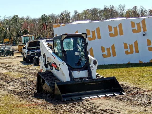 Image of Bobcat T770 equipment image 2
