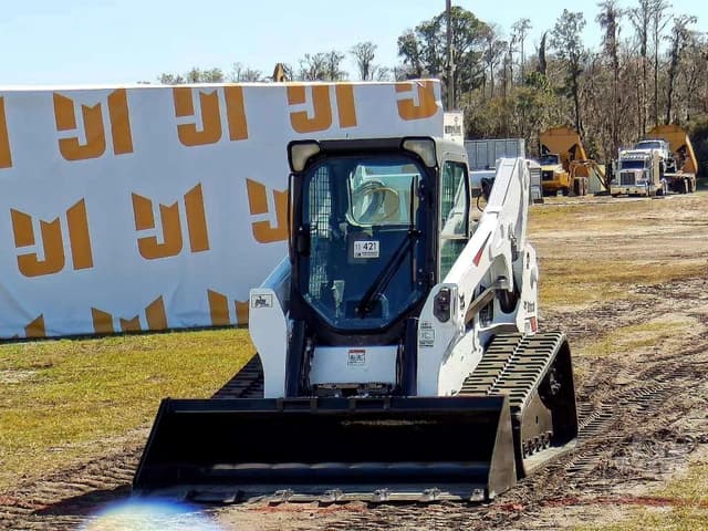 Image of Bobcat T770 equipment image 1