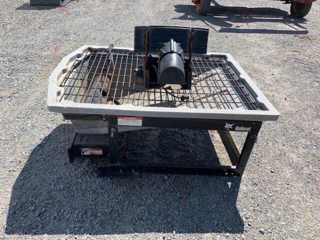 2013 Bobcat Sand Spreader Equipment Image0