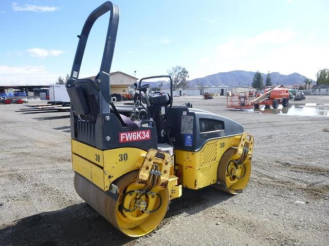 Image of Bomag BW120AD-4 equipment image 2