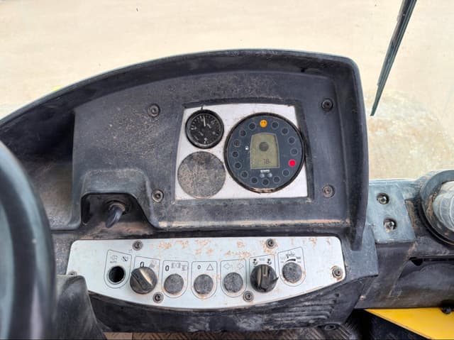 Image of Bomag BW211D-50 equipment image 1
