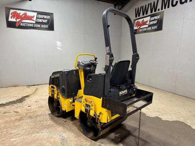 Image of Bomag BW900-50 equipment image 2
