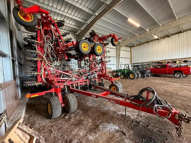Image of Bourgault 3320 equipment image 4