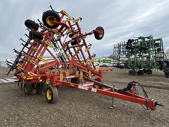 Image of Bourgault 8910 equipment image 1