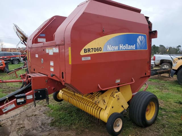 Image of New Holland BR7060 equipment image 1