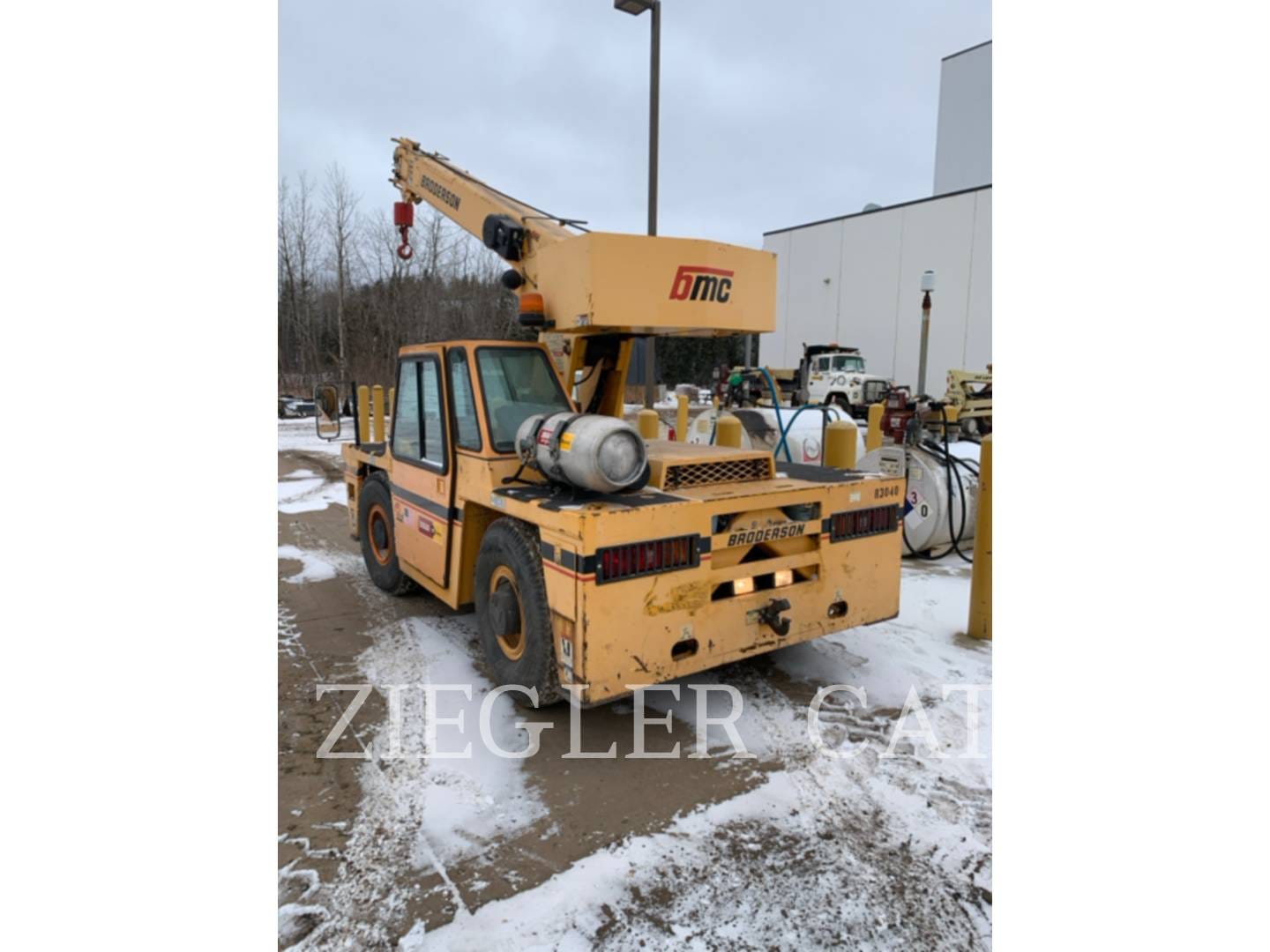 2013 Broderson IC-80-3J Equipment Image0