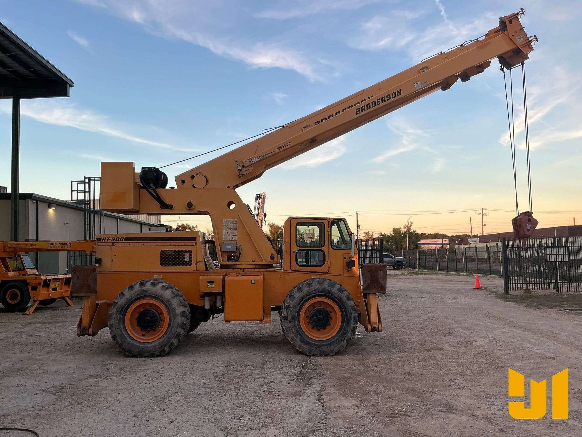 2013 Broderson RT300 Equipment Image0