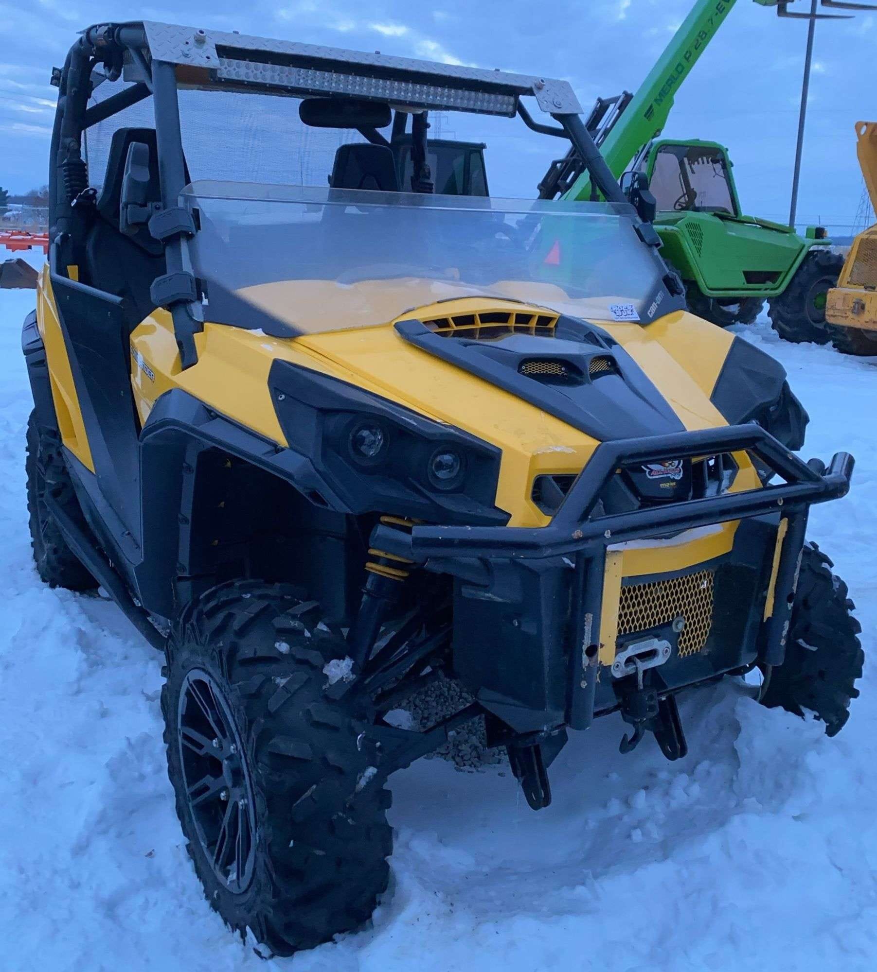 2013 Can-Am Commander 1000 Equipment Image0