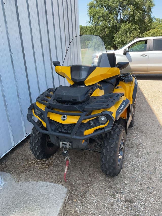Image of Can-Am Outlander equipment image 1