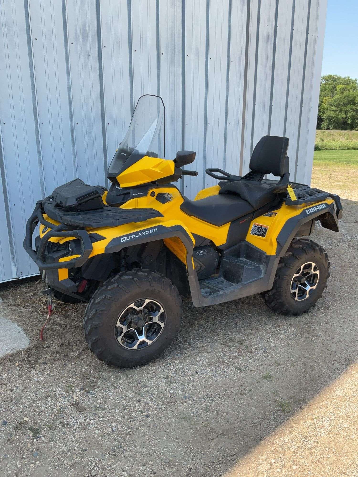 2013 Can-Am Outlander Equipment Image0