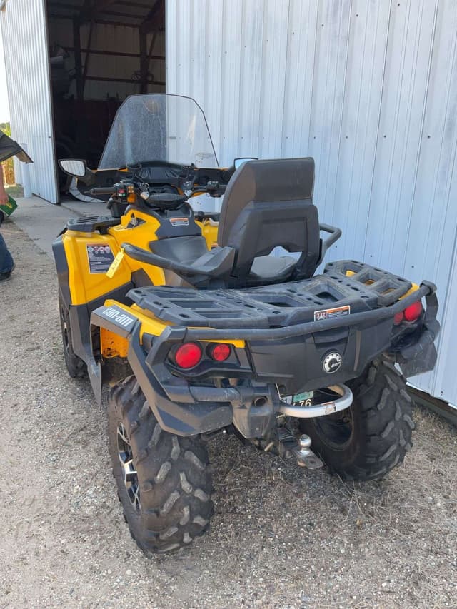 Image of Can-Am Outlander equipment image 2