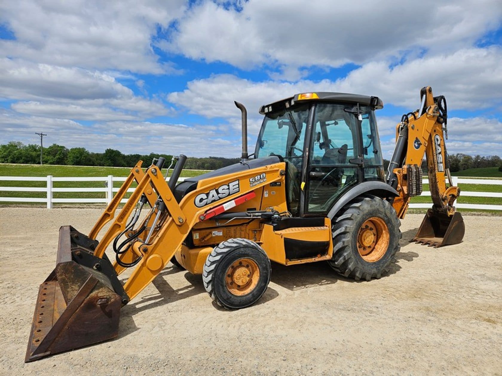 2013 Case 580 Super N Equipment Image0