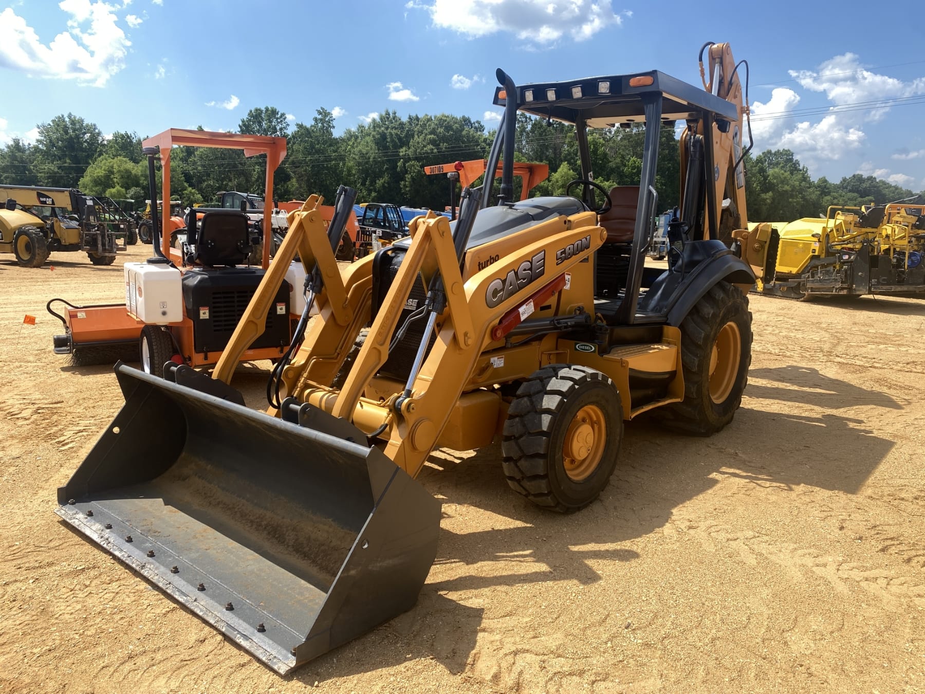 2013 Case 580N Equipment Image0