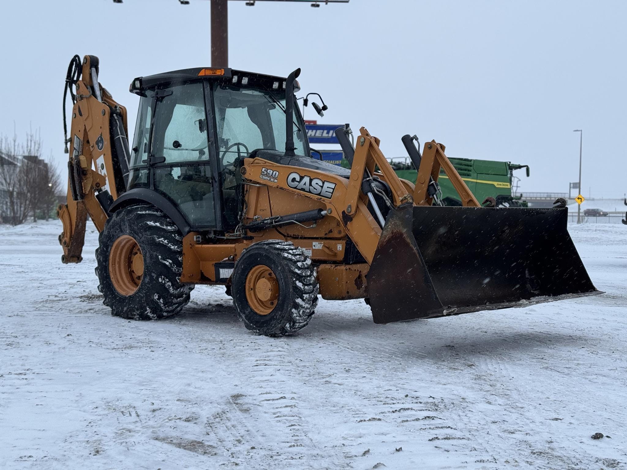 2013 Case 590 Super N Equipment Image0