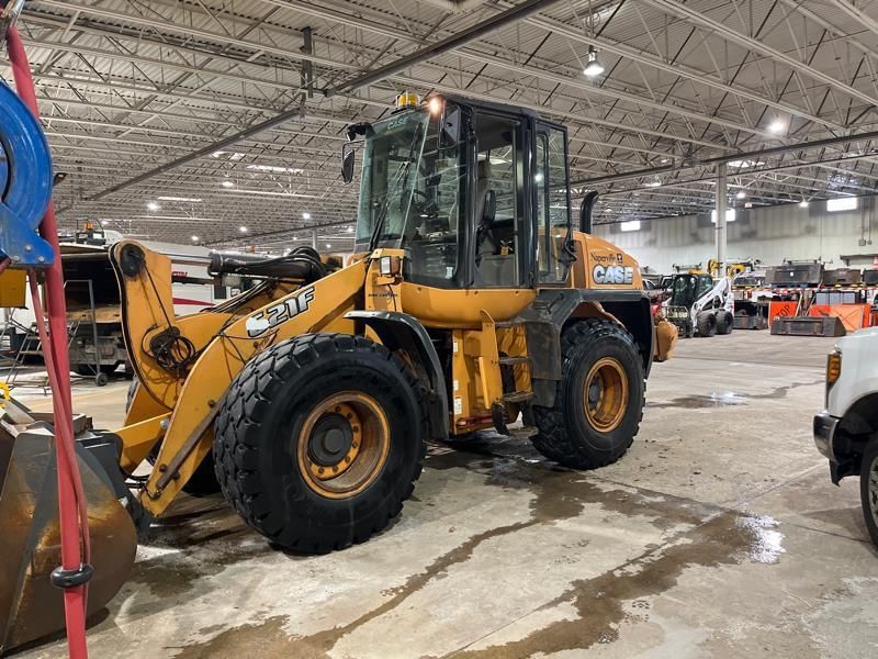 2013 Case 621F Equipment Image0