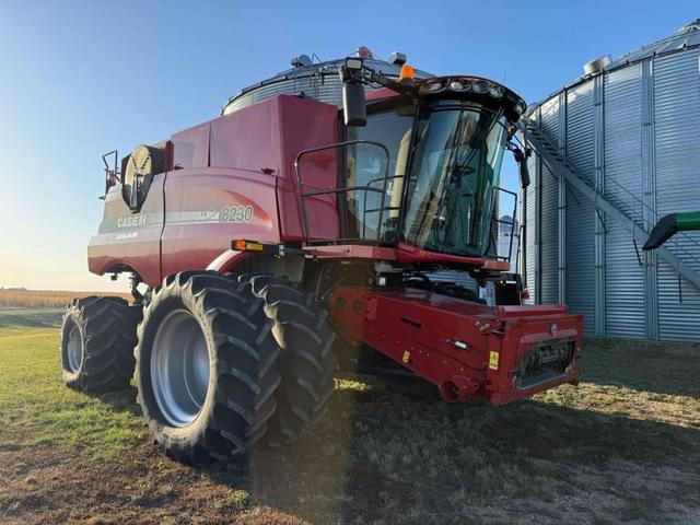 Image of Case IH 8230 equipment image 1