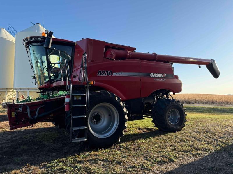 Image of Case IH 8230 Primary image