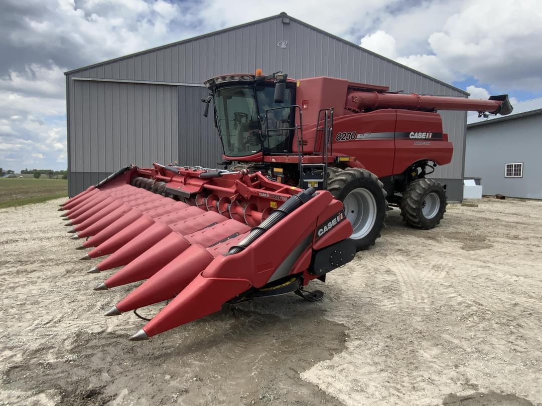 Image of Case IH 8230 Primary image
