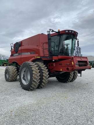 Main image Case IH 8230