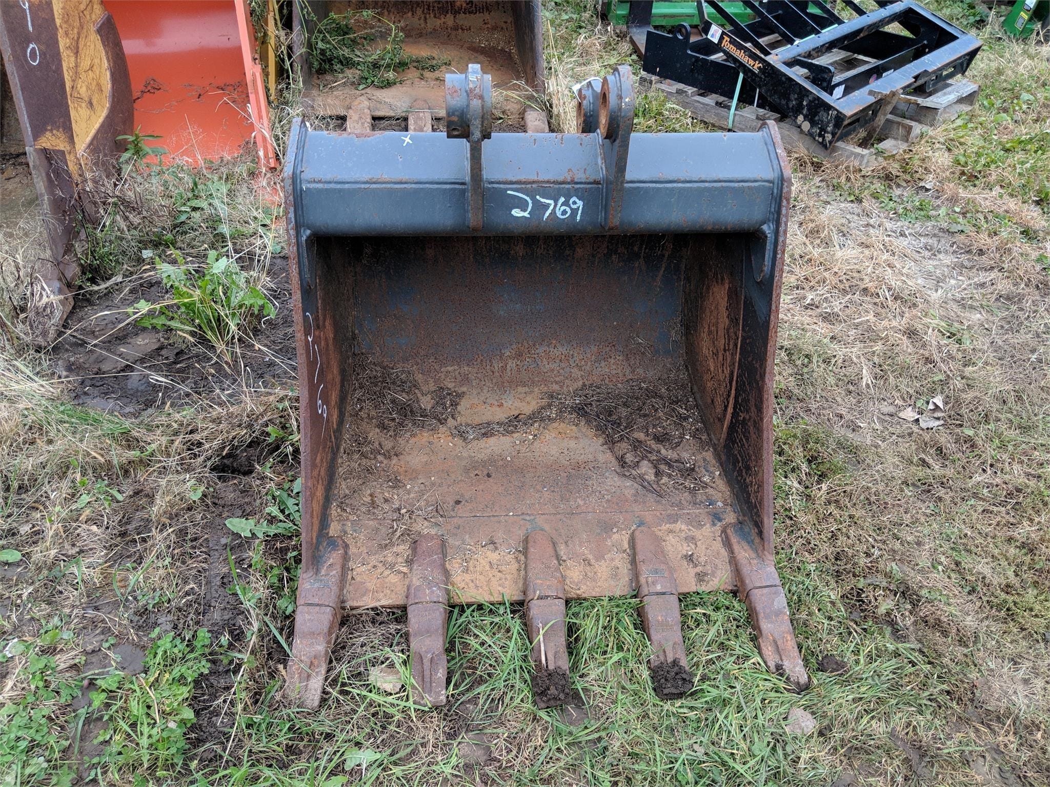 2013 Werk-Brau Excavator Bucket Equipment Image0