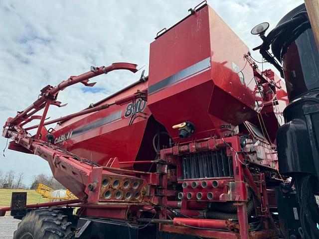 Image of Case IH 810 equipment image 1