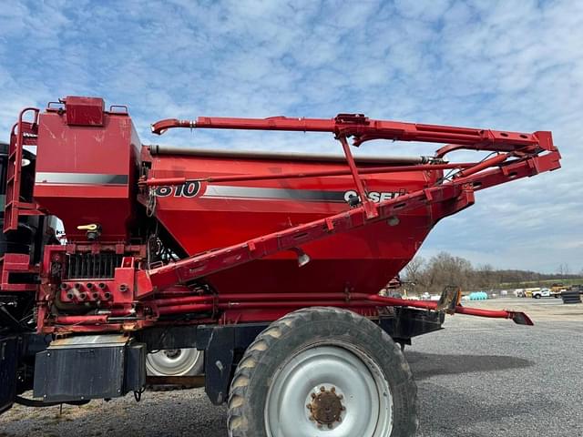 Image of Case IH 810 equipment image 3