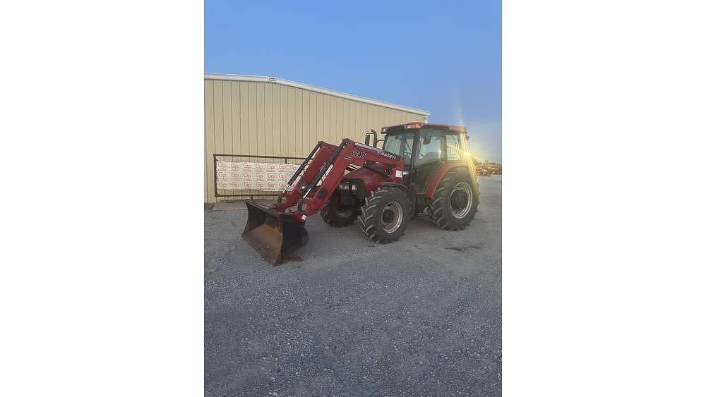 Image of Case IH Farmall 105U Primary image