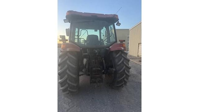 Image of Case IH Farmall 105U equipment image 3