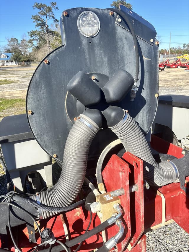 Image of Case IH 1215 equipment image 2