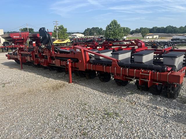 Image of Case IH 1230 equipment image 1