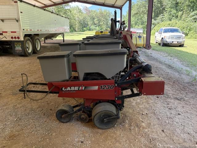 Image of Case IH 1230 equipment image 4