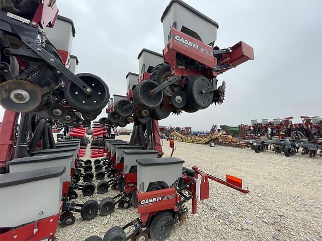 Image of Case IH 1230 equipment image 3