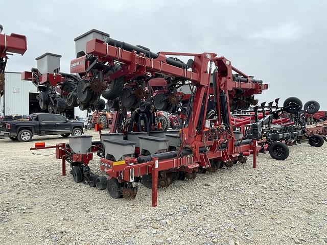 Image of Case IH 1230 equipment image 2